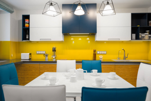 فضای بین کابینتی زرد