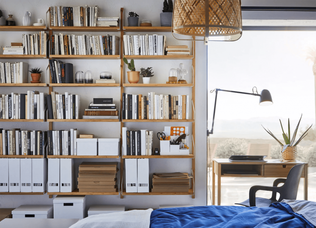 بازی با ارتفاع در تزیین کتابخانه